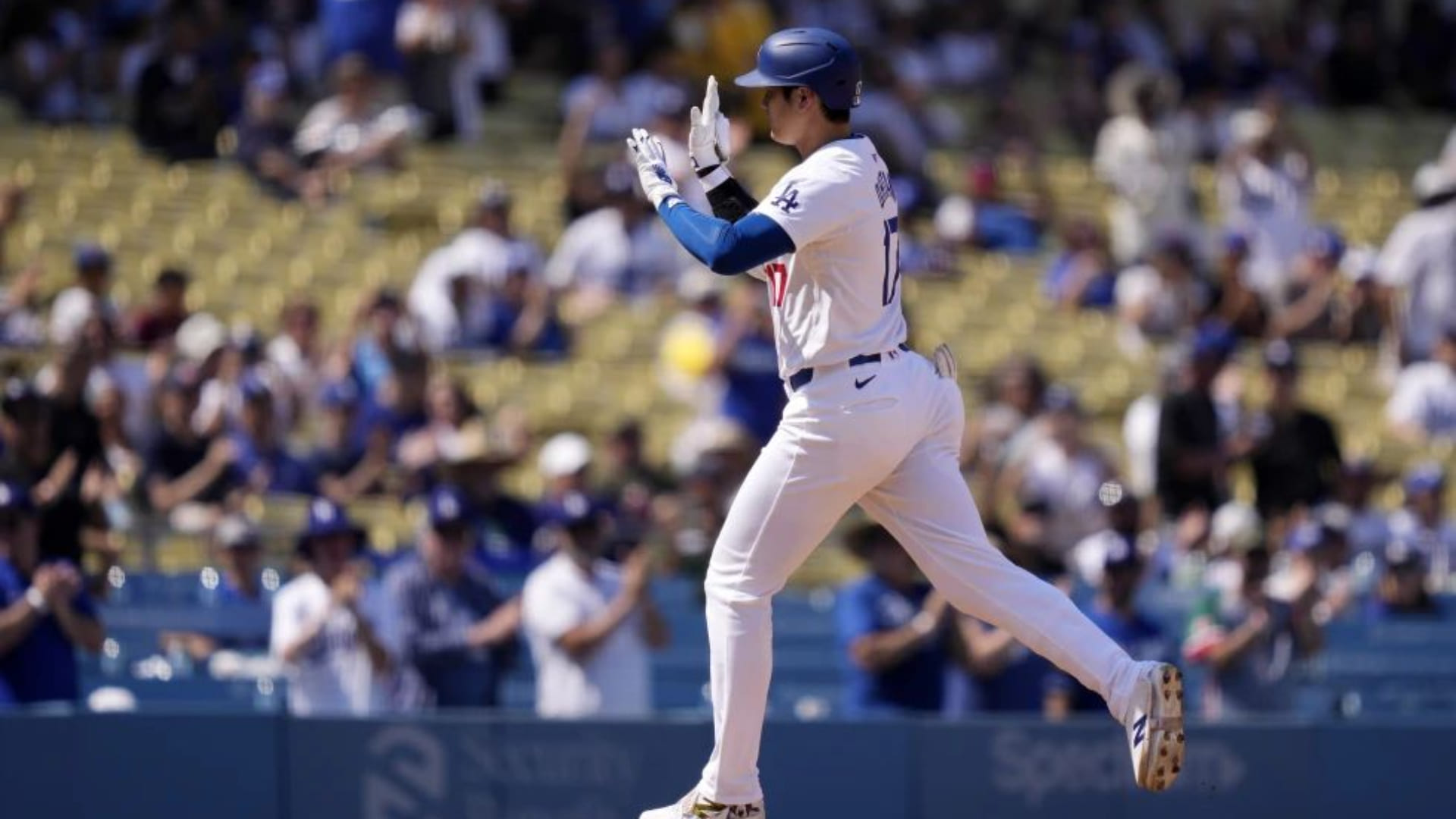 Ohtani dispara jonrón 46 para igualar récord personal en un día sofocante en el Dodger Stadium