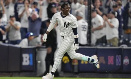 Yankees superan 4-3 a Reales en 11 innings, con sencillo de Chisholm