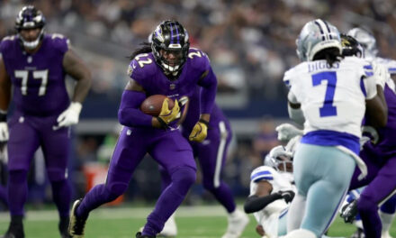 Henry corre para 151 yardas, 2 TDs y los Ravens resisten para vencer 28-25 a Cowboys