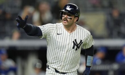 Wells suena jonrón de la ventaja y produce 4 carreras; Yankees vencen 10-4 a Reales