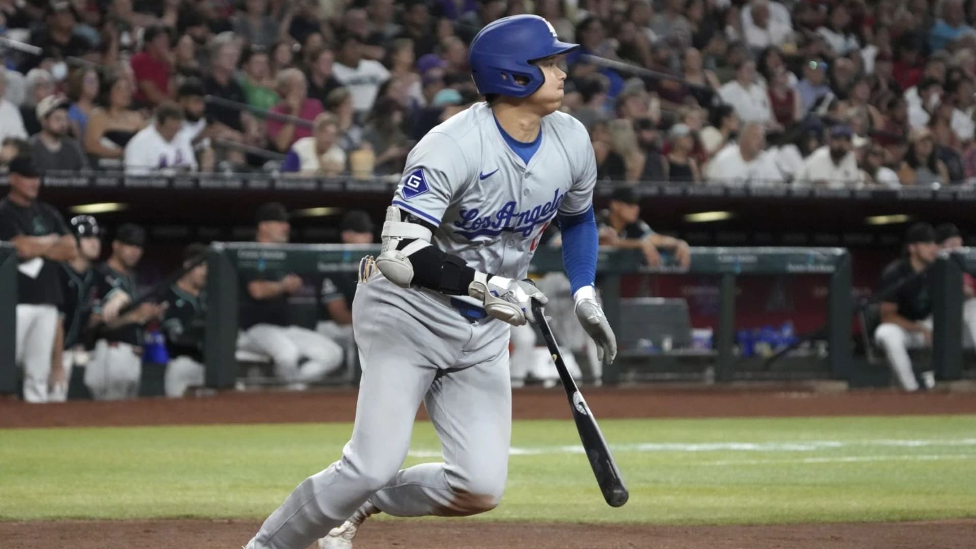 Freeman suena 2 jonrones, Ohtani roba 3 bases y Dodgers vencen 11-6 a los Diamondbacks