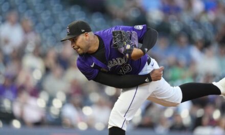 Rockies vencen 3-2 a D-backs en retorno de Senzatela tras cirugía de Tommy John