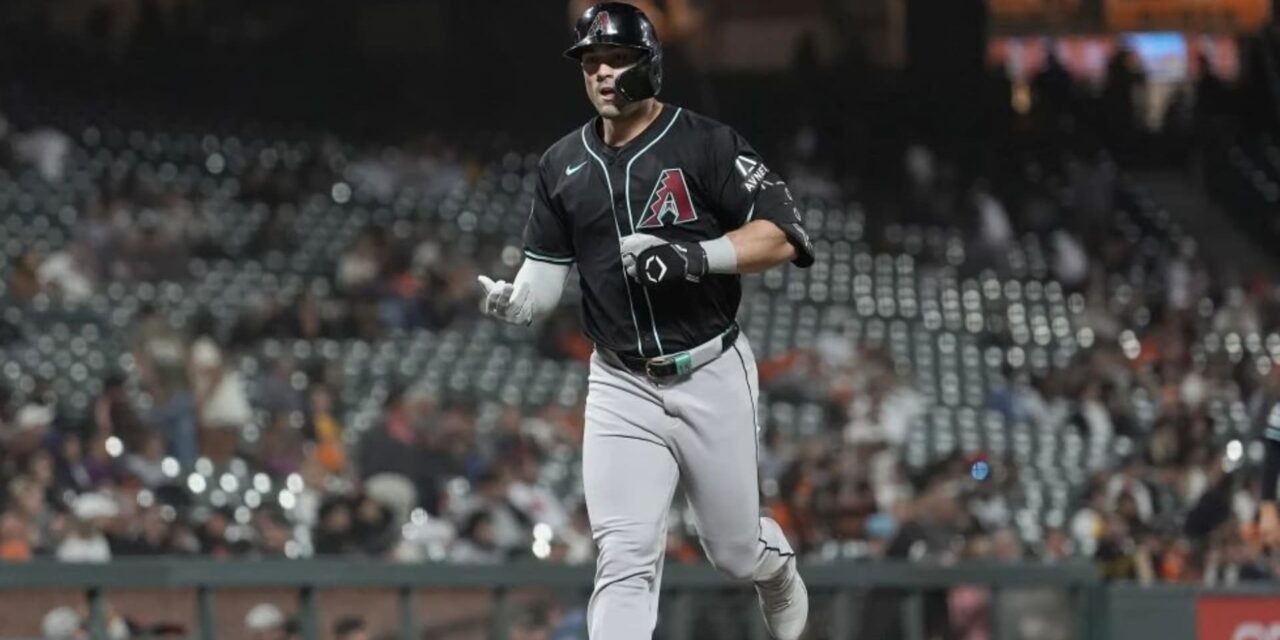 Grichuk aporta 2 jonrones a victoria de Diamondbacks, 8-7 sobre Gigantes