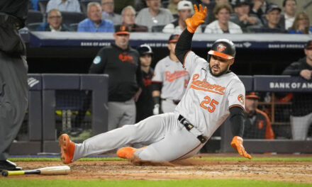 Orioles vencen a Yankees y aseguran boleto de playoffs por 2do año consecutivo