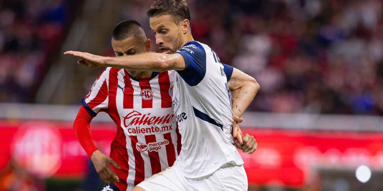 Chivas y Rayados dividen puntos