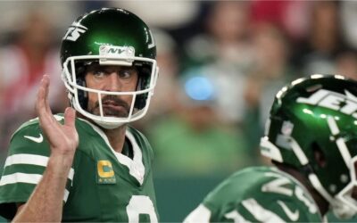 Rodgers brilla en 1er partido como local desde su lesión y Jets aplastan 24-3 a Pats