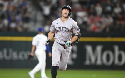 Stanton suma 25 jonrones por 10ma vez y Cole sale con calambres en triunfo de Yankees sobre Rangers