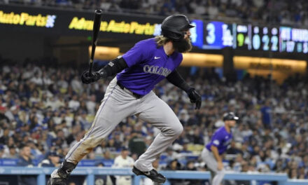 HR de McMahon da victoria 6-3 a Rockies sobre Dodgers, líderes de la Oeste de la Nacional