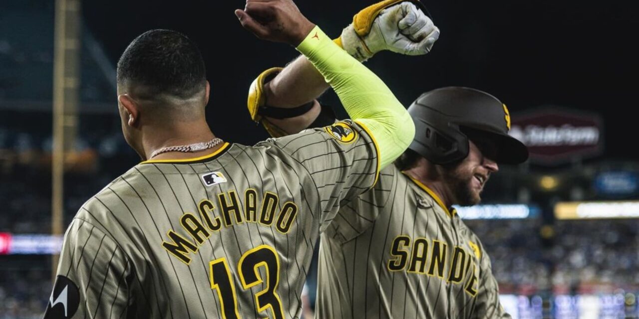 Con triple play, Padres aseguran boleto de playoffs con victoria de 4-2 sobre Dodgers