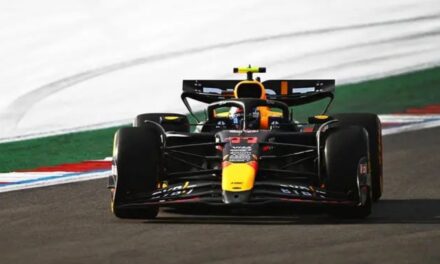 Checo fue noveno en Carrera Sprint en EU; Verstappen triunfa