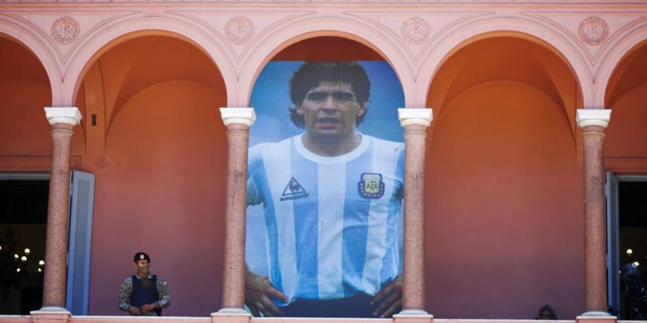 Justicia argentina permite que el cuerpo del astro Diego Maradona descanse en un mausoleo público