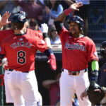 Thomas pega jonrón de 3 carreras y Guardianes atormentan a Tigres en triunfo 7-0 en Serie Divisional