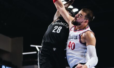 Clippers y Nets disputaron juego de pretemporada al norte de San Diego