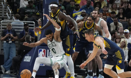 Siakam aporta 29 puntos y triple decisivo para victoria de Pacers sobre Celtics, 135-132 en alague