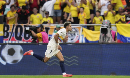 Colombia golea 4-0 a Chile y se afianza en la parte alta de las eliminatorias