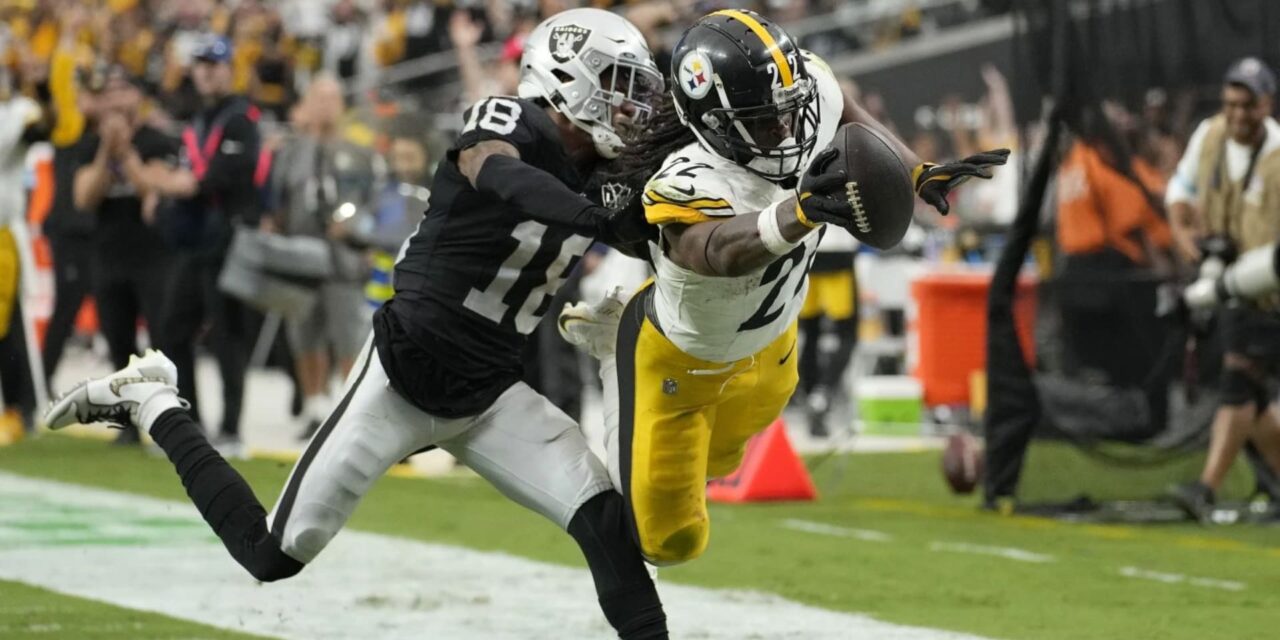 Primer juego de 100 yardas terrestres de Harris lleva a Steelers a victoria 32-13 sobre Raiders