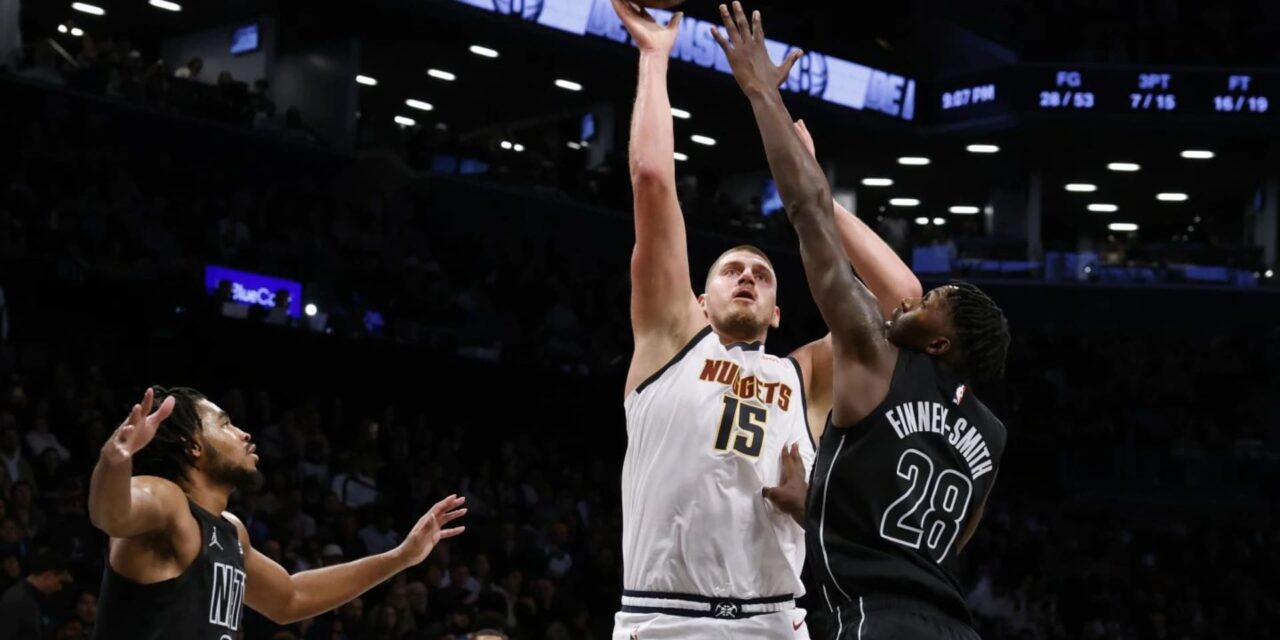 Jokic logra 29 puntos, 18 rebotes y 16 asistencias para que Nuggets derroten a Nets en tiempo extra