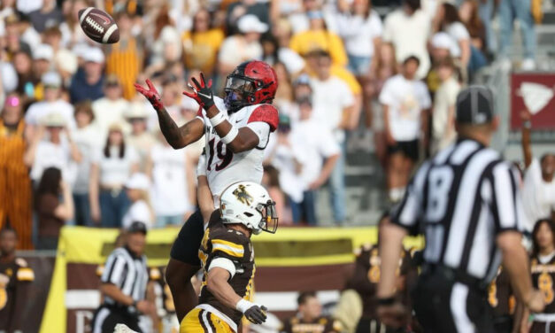 San Diego State remonta en el último cuarto y vence a Wyoming 27-24