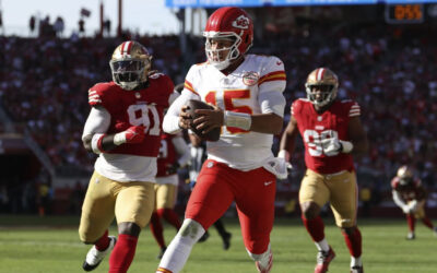 Patrick Mahomes y los Chiefs se mantienen invictos al vencer 28-18 a los 49ers