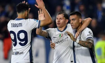 Inter de Milán golea y no deja escapar al Nápoles en Serie A