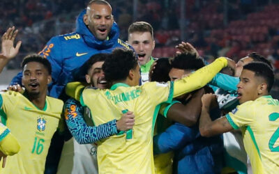 Brasil sufre pero remonta ante Chile y respira en las Eliminatorias en las que es ahora 4to