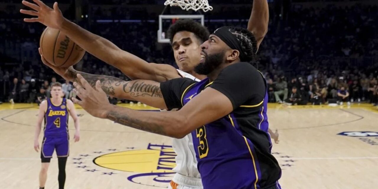 Anthony Davis contribuye con 35 puntos a remontada de Lakers ante Suns