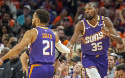 Durant consigue 31 puntos y lleva a Suns a victoria sobre Mavericks, 114-102