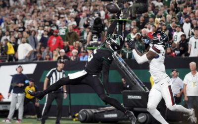 Wilson realiza atrapada impresionante de anotación y Jets vencen a Texans 21-13