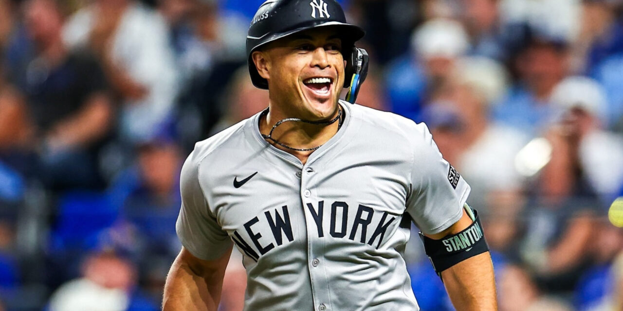 Con jonrón de Stanton en la 8va, Yankees superan 3-2 a Reales y están a un triunfo de avanzar