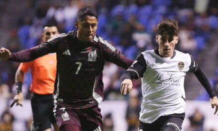 México decepciona y empata 2-2 en casa ante un Valencia alterno