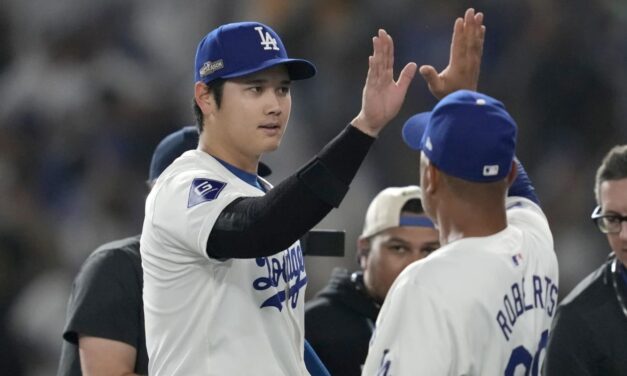 Ohtani pega HR en su debut en playoffs y Dodgers remontan para vencer 7-5 a Padres