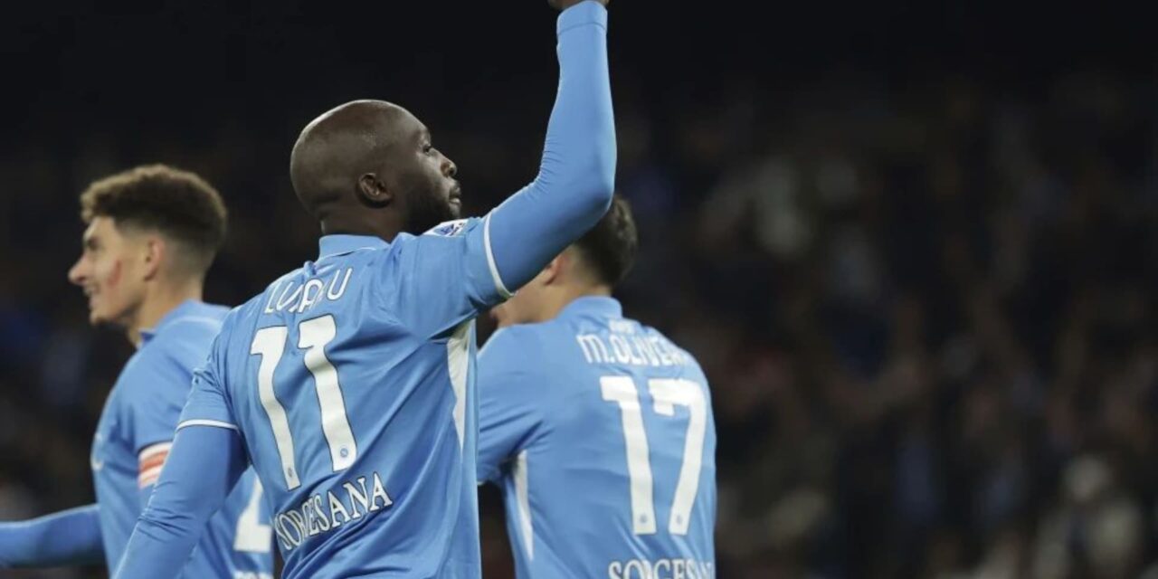 Napoli vence 1-0 a Roma para recuperar liderato de Serie A