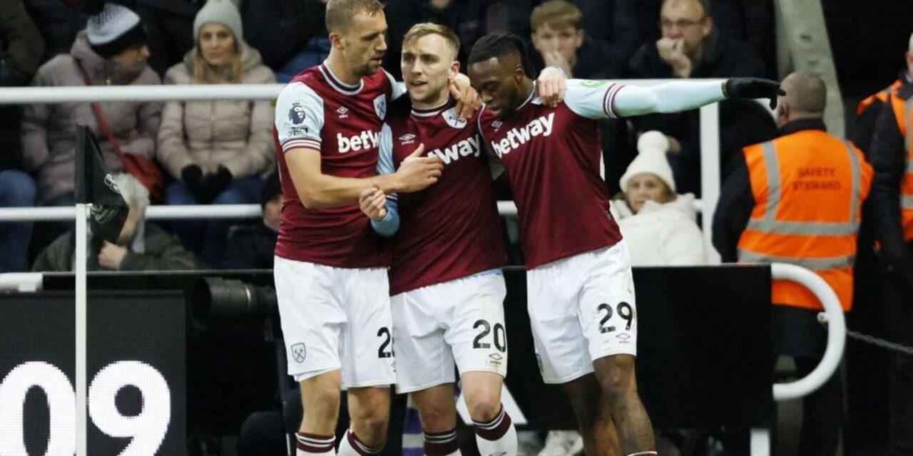 West Ham embosca 2-0 a Newcastle en la Liga Premier