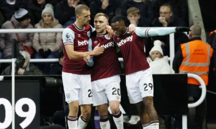 West Ham embosca 2-0 a Newcastle en la Liga Premier