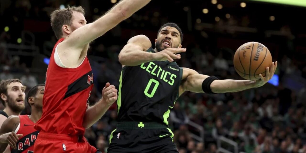 Triple de Tatum al final del alargue da la victoria 126-123 a Celtics sobre Raptors