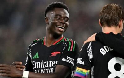 Saka brilla en goleada del Arsenal en West Ham y Van Nistelrooy ve perder a su nuevo equipo