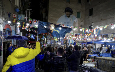 Napoli y sus aficionados rinden homenaje a Maradona en 4to aniversario de su muerte