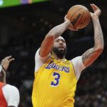 Davis anota 38 tantos por Lakers, que vencen a Raptors 131-125 y logran 1ra victoria de visita