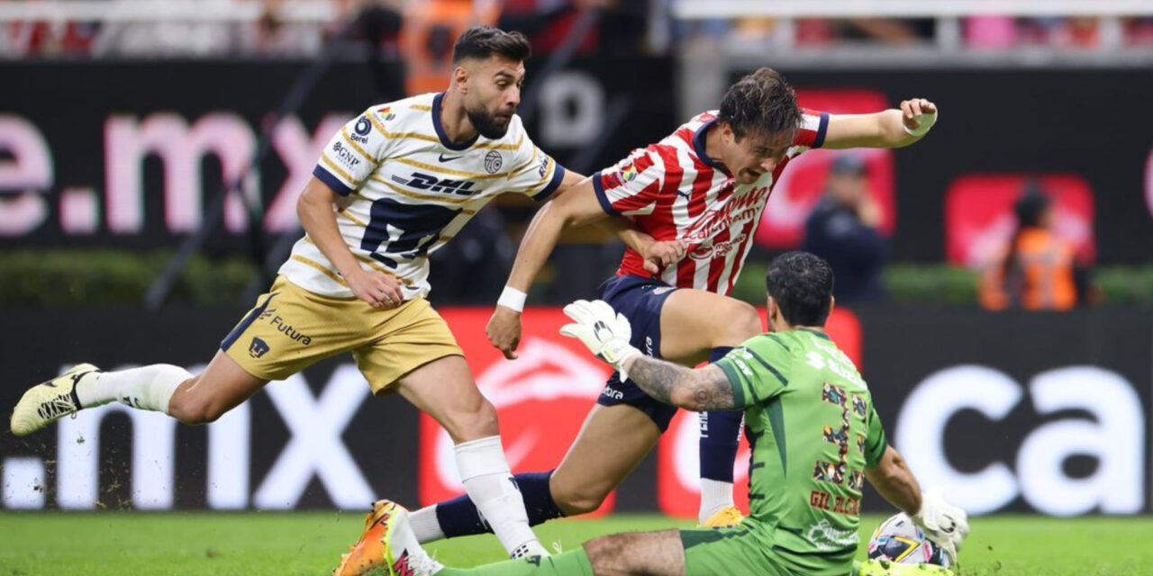 Chivas no concretó sus oportunidades y empató 0-0 ante Pumas