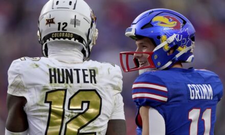 Devin Neal anota 4 veces y Kansas vence al No. 16 Colorado por 37-21 las esperanzas de los Buffs de ganar el título de la Big 12 se ven afectadas