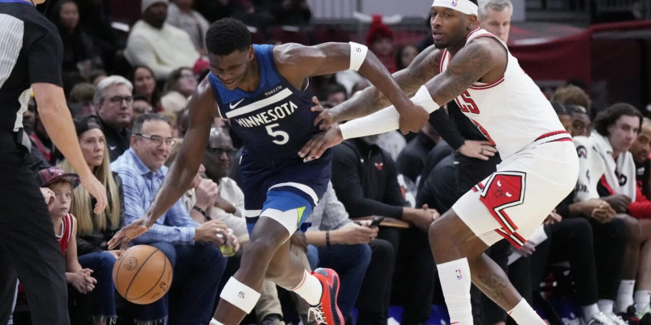 Edwards brilla por Timberwolves, que remontan y vencen 135-119 a Bulls