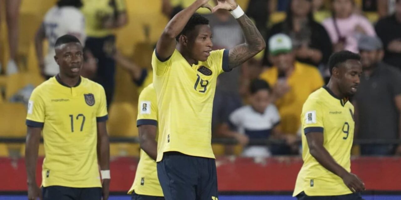 Con noche inspirada de Plata, Ecuador apabulla 4-0 a Bolivia y está en zona de clasificación