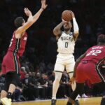 Con 37 puntos de Lillard, Bucks sin Giannis resisten ante Heat y se imponen por 106-103