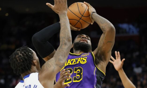 Cunningham logra 3er triple doble de su carrera en triunfo de Pistons 115-103 sobre Lakers