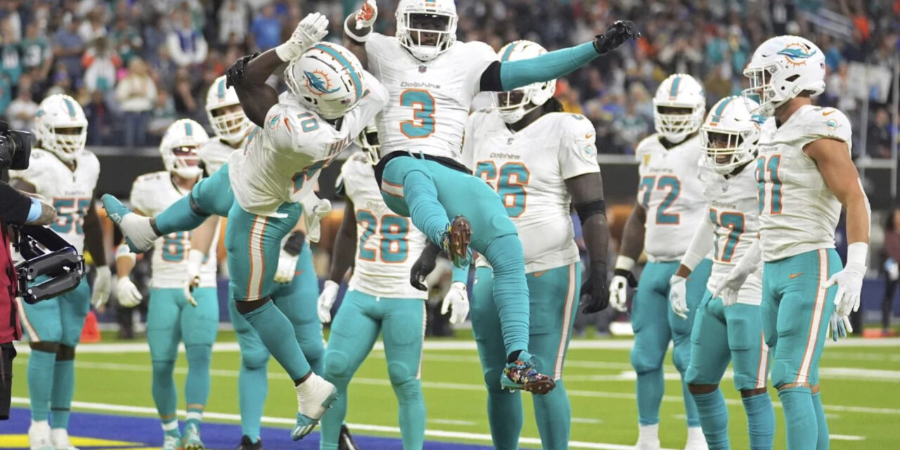 Tyreek Hill logra TD clave y los Dolphins superan 23-15 a Rams