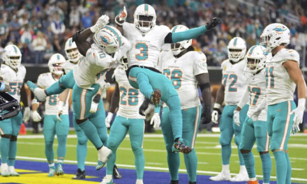 Tyreek Hill logra TD clave y los Dolphins superan 23-15 a Rams