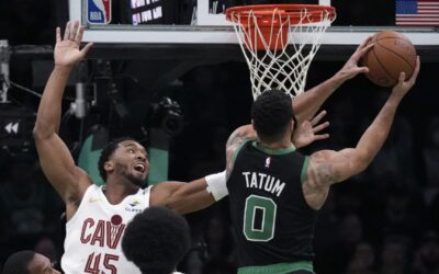 Celtics superan 120-117 a Cavaliers, que sufren su 1ra derrota en la campaña