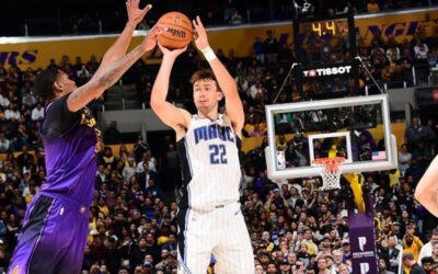 Wagner anota triple decisivo y Magic aprovecha errores de Davis para vencer 119-118 a Lakers