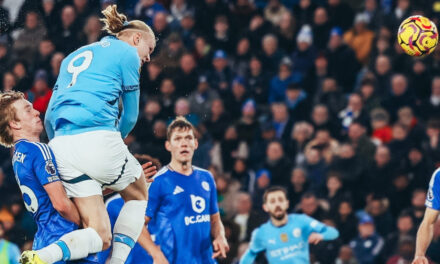 Manchester City logra una victoria crucial sobre Leicester en el partido 500 de Guardiola