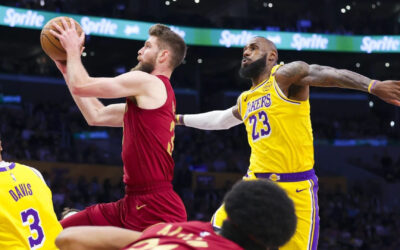 Cavaliers derrotan 122-110 a Lakers y arruinan el primer juego de LeBron tras cumplir 40 años